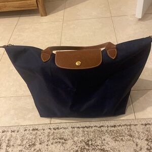 Medium Navy Longchamp bag